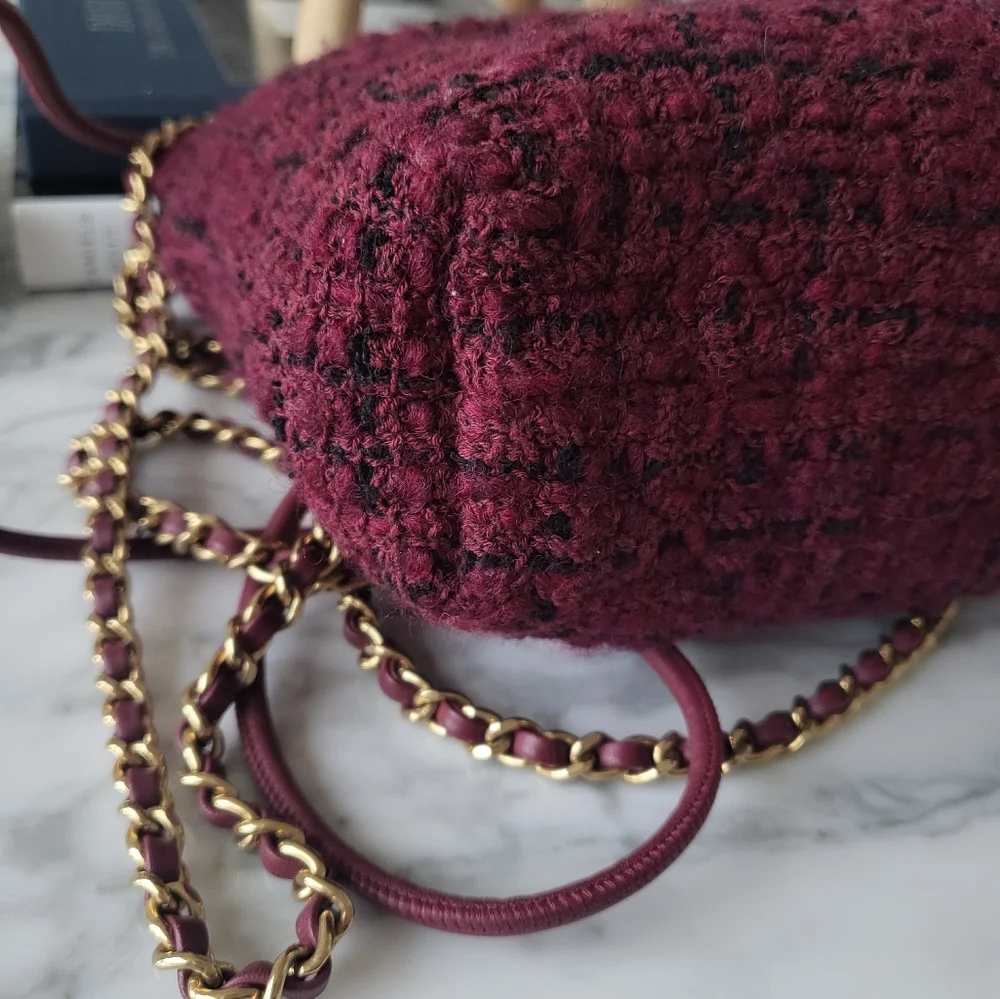 Chanel Mini 22 - Picture 12 of 16